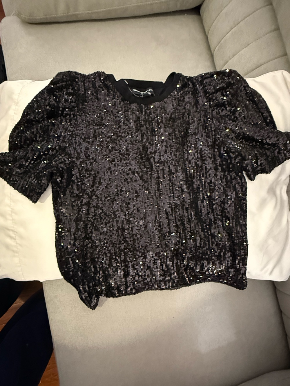GenerationLoveAleahSequin TopXS Black LongSleeveSequinSweatshirtHoliday $198